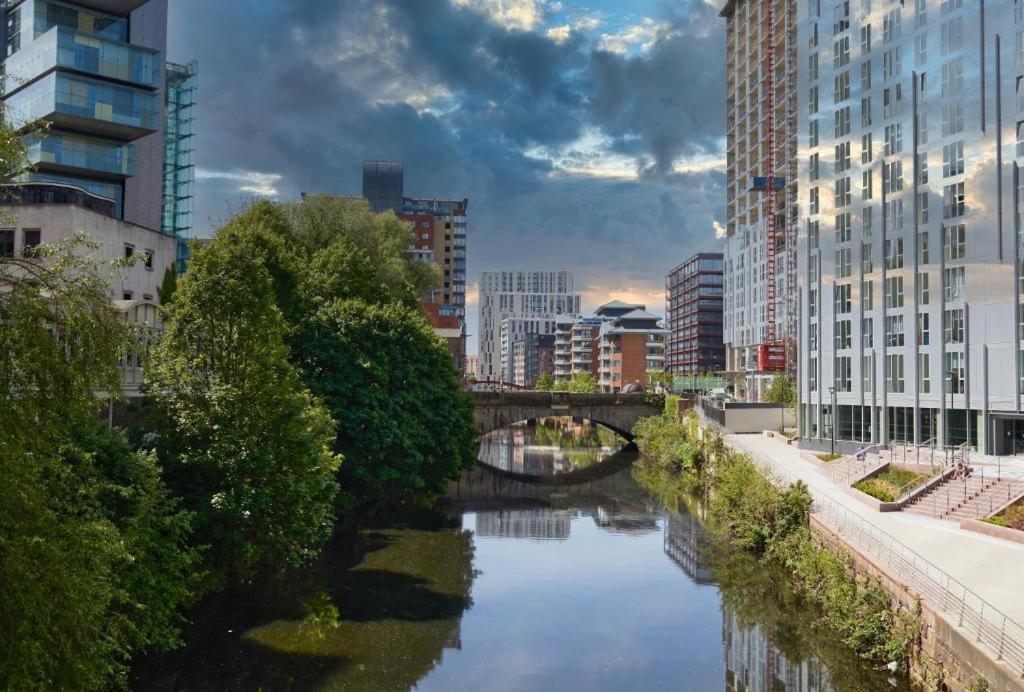 Adelphi Wharf Luxury Apartments Mánchester Exterior foto